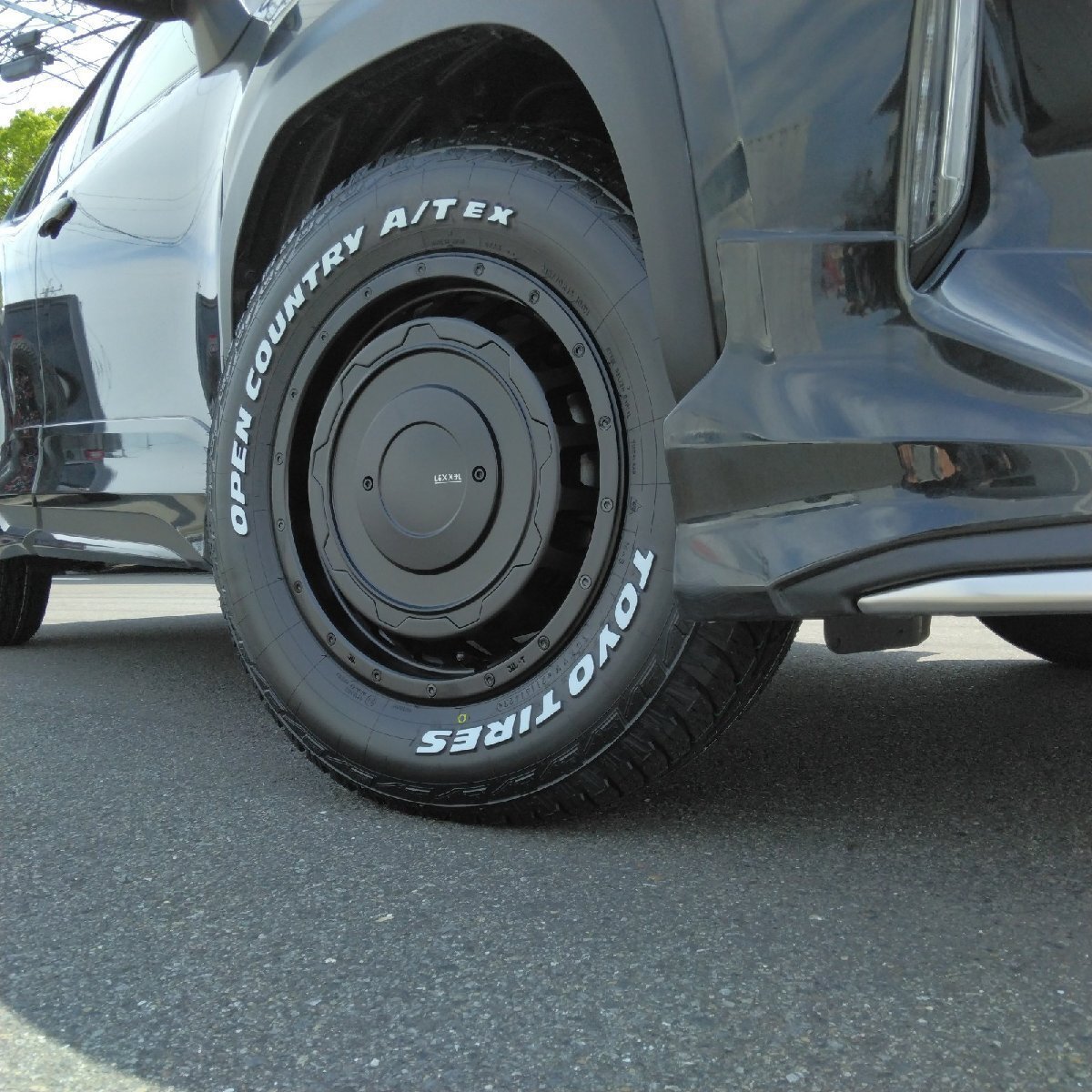 プリウスα VOXY セレナ ヤリスクロス タイヤホイールセット 新品4本 205/65R16 トーヨータイヤ オープンカントリーAT EX SwaGGer 16インチ拍卖