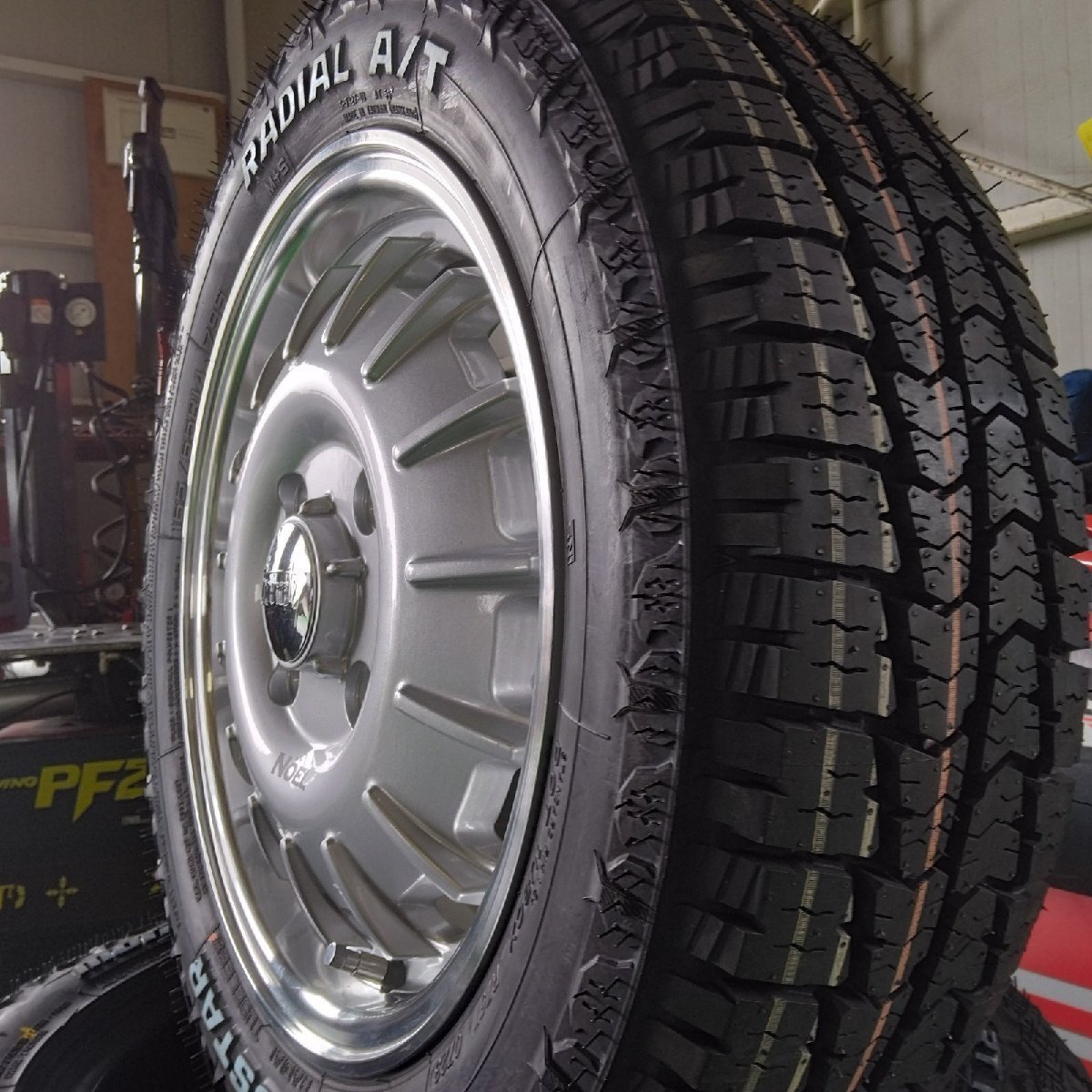 新品 タウンエース ライトエース タイヤホイール 4本 MUDSTAR Radial AT 175/65R14 82H ホワイトレター 14インチ NOEL ノエル拍卖