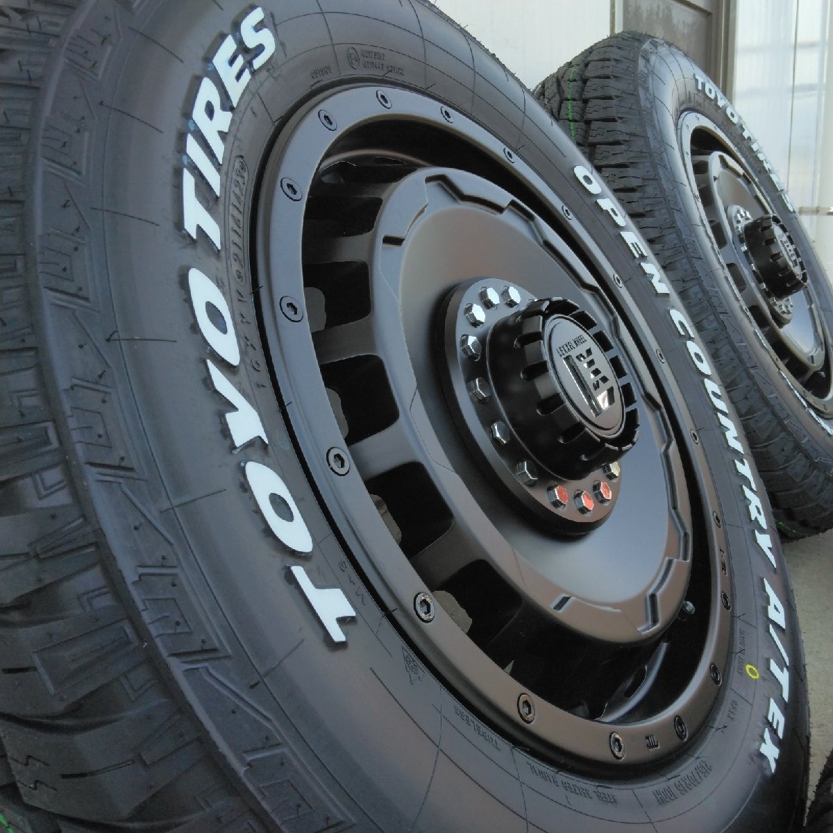 新品 クロスロード ヤリスクロス タイヤホイール 4本セット 16インチ SwaGGer TOYO OPENCONTRY AT EX 205/65R16 215/70R16 ホワイトレター拍卖