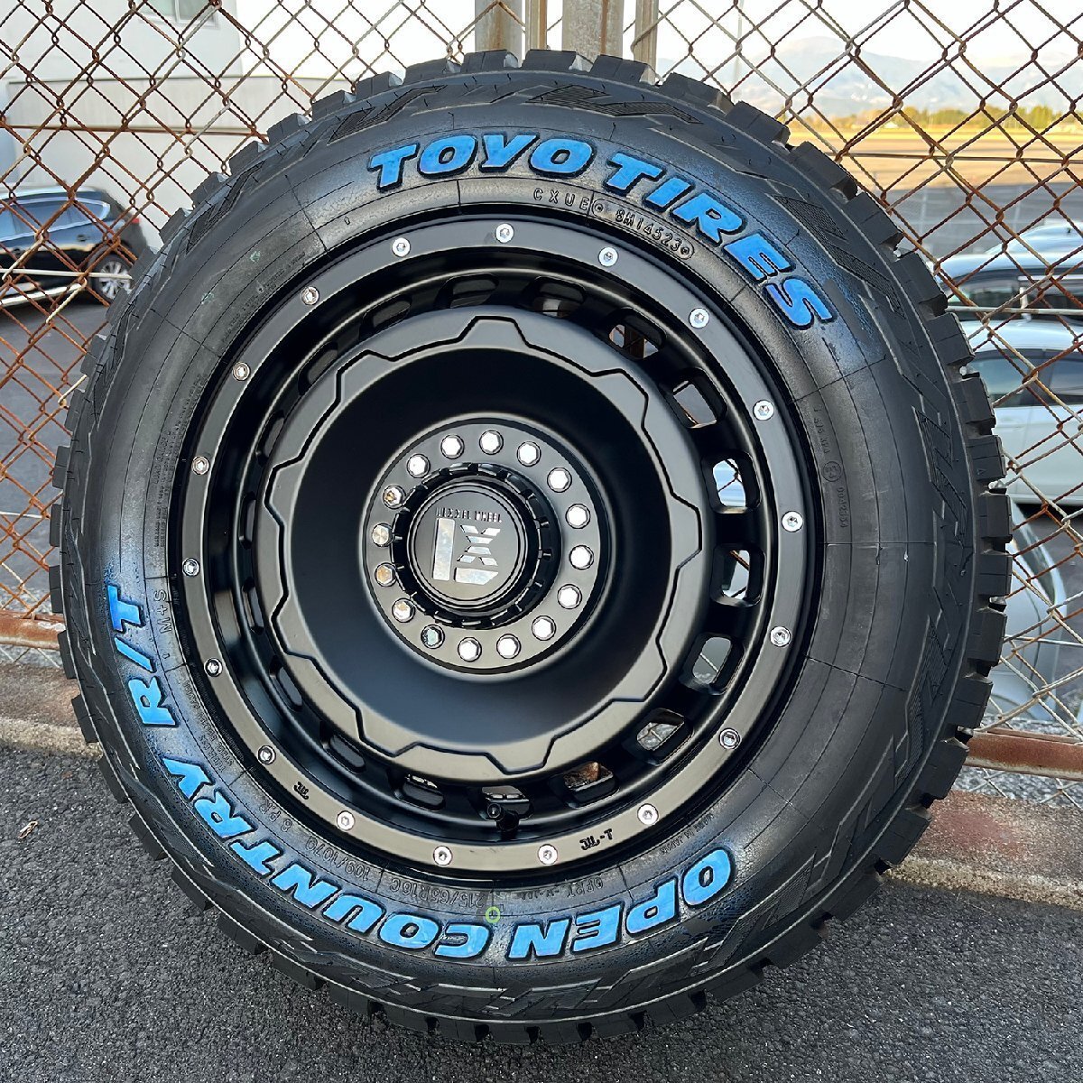 限定カラー ヴェゼル ヤリスクロス ステップワゴン SwaGGer トーヨー オープンカントリー RT 215/65R16 225/70R16 タイヤホイール 16インチ拍卖