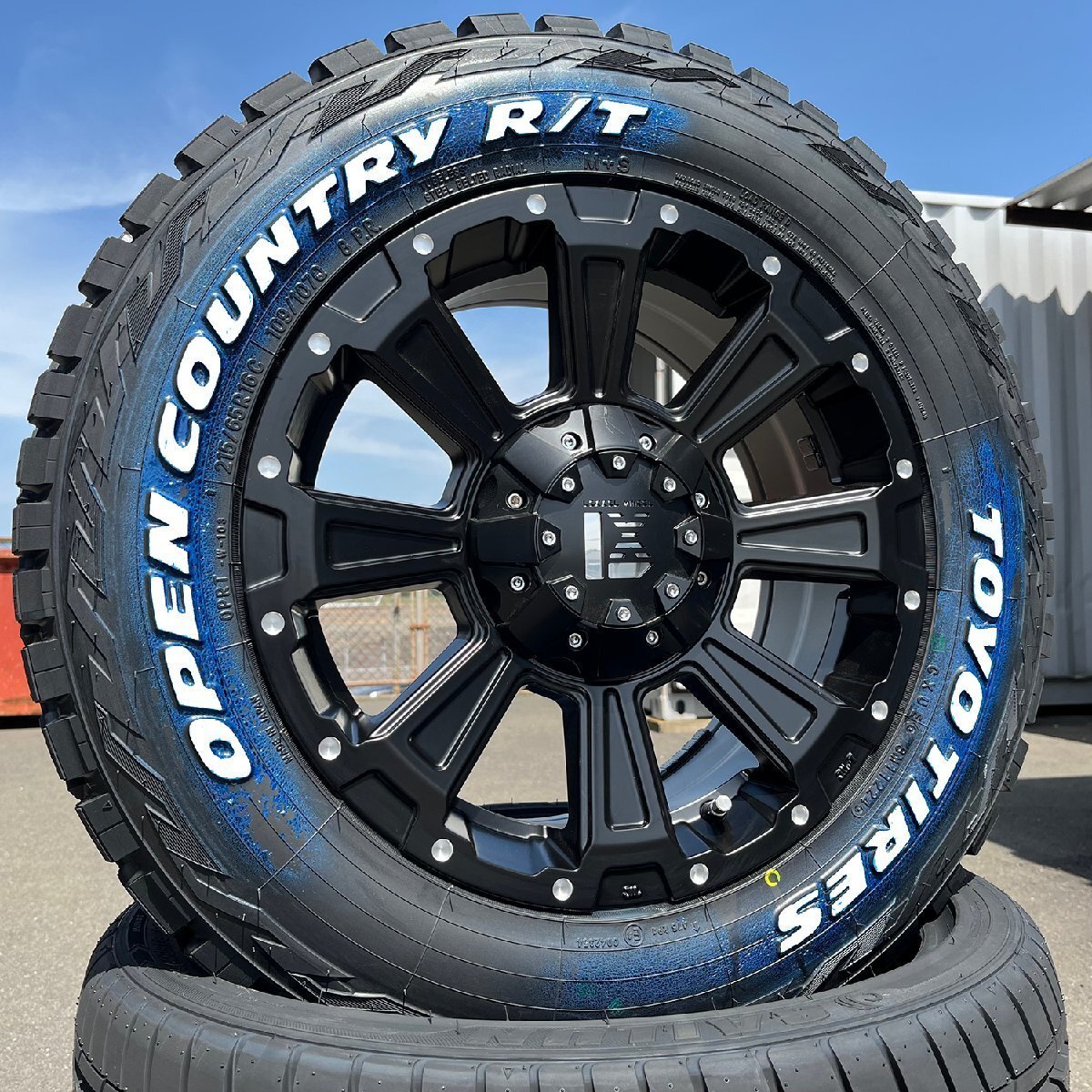 デリカD5 エクストレイル RAV4 CX5 ヴァンガード 16インチ トーヨー オープンカントリー RT 235/70R16 ホワイトレター LEXXEL【DeathRock】拍卖