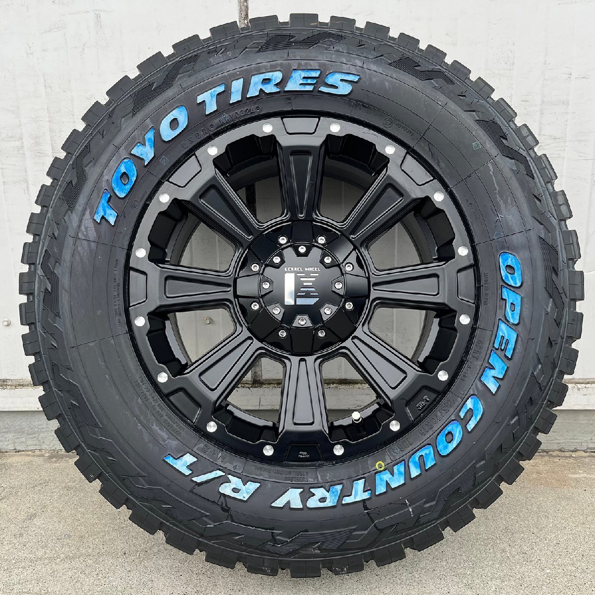 デリカD5 エクストレイル RAV4 CX5 ヴァンガード 16インチ トーヨー オープンカントリー RT 235/70R16 ホワイトレター LEXXEL【DeathRock】拍卖
