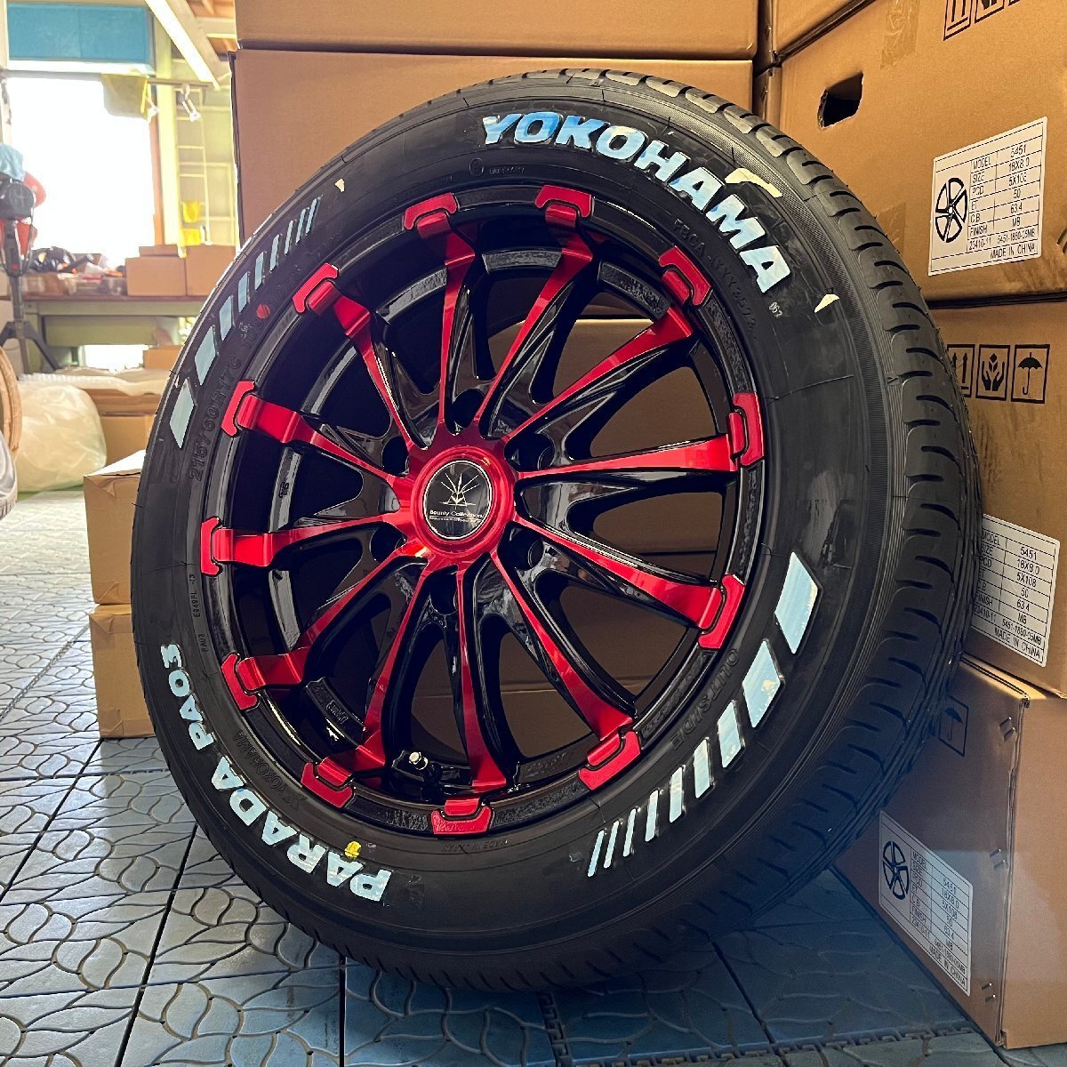 車検対応 200系 ハイエース レジアスエース 17インチタイヤホイール BD12 ブラックレッドクリア YOKOHAMA PARADA ホワイトレター 215/60R17拍卖
