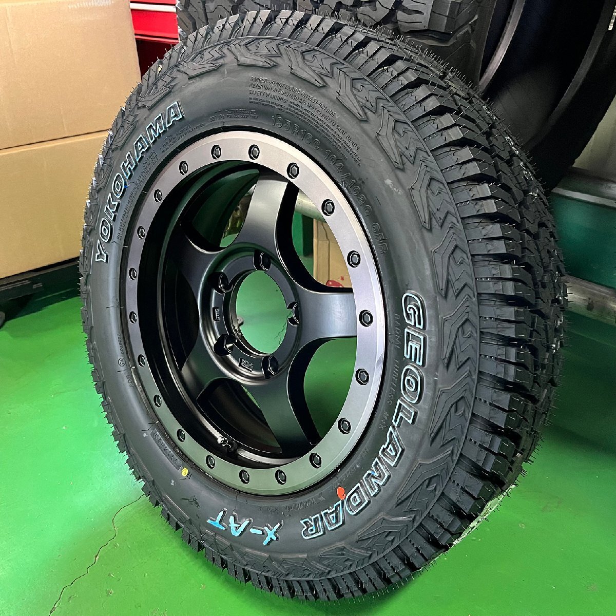 ジムニーホイール 新品タイヤ 4本セット ヨコハマ ジオランダー X-AT 195R16 ホワイトレター 16インチ タイヤホイールセット BDX05拍卖
