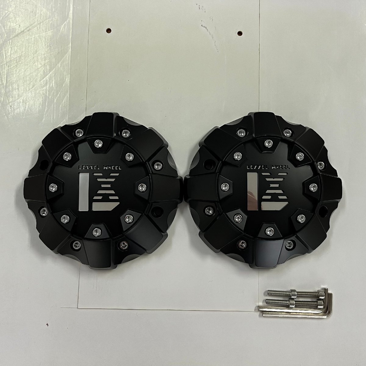 送料無料!LEXXEL DeathRock デスロック 新品 センターキャップ【2枚】16インチ~17インチ 対応 マットブラック ビス・レンチ セット拍卖