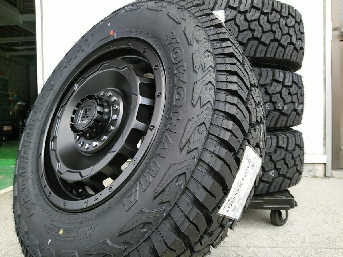 ジムニー シエラ JB74 タイヤホイール 235/70R16 ヨコハマ ジオランダーX-AT 16インチ LEXXEL SwaGGer拍卖