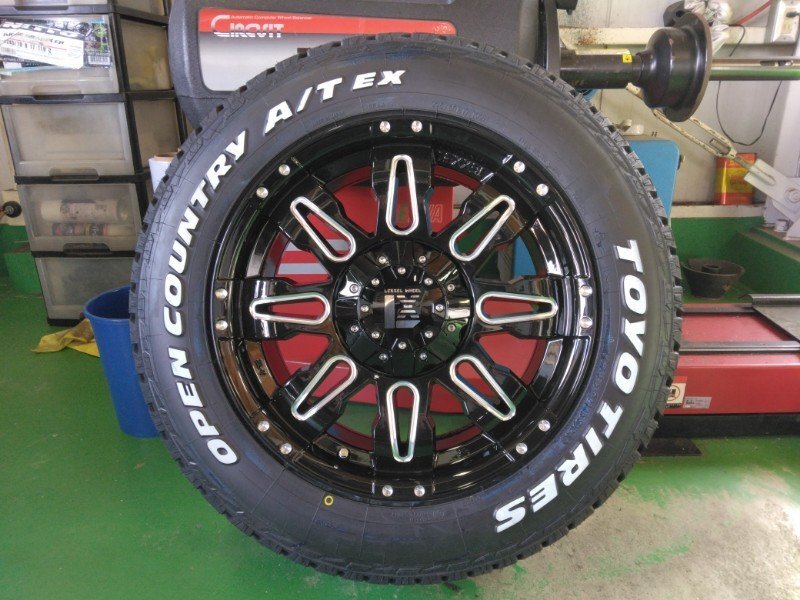 新品 デリカD5 アウトランダー タイヤホイール 4本 17インチ TOYO オープンカントリー AT EX 225/65R17 ホワイトレター LEXXEL Balano拍卖
