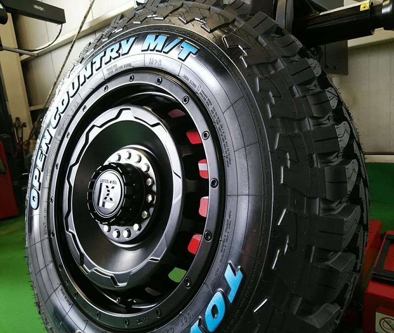 TOYO オープンカントリーMT 225/75R16 ホワイトレター ジムニー シエラ JB74 タイヤホイール 16インチ LEXXEL SwaGGer拍卖
