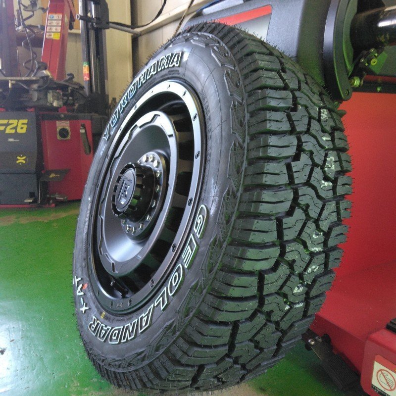 ハイエース200系 レジアスエース タイヤホイールセット 車検対応 ヨコハマ ジオランダー X-AT 215/65R16 16インチ SwaGGer拍卖