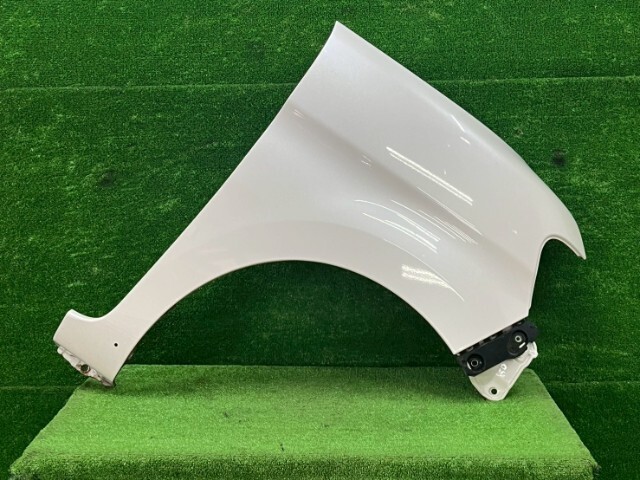 ダイハツ タント L385S フェンダーパネル右  カラーW24拍卖