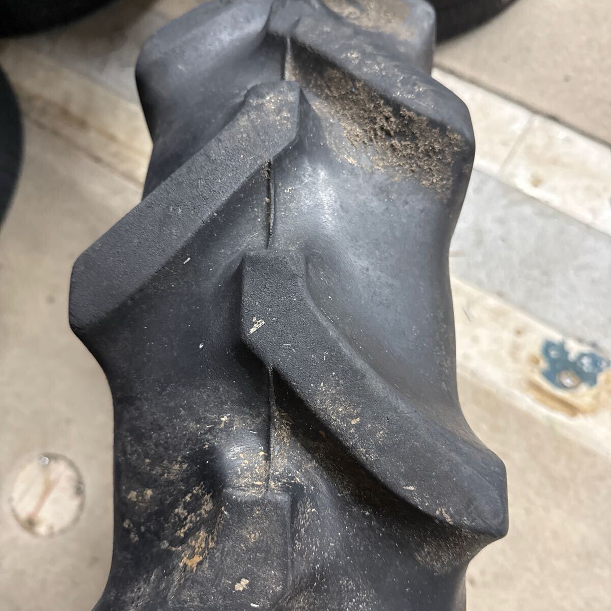 8-16 4PLY ブリヂストン Farm Service LUG-M 中古トラクタータイヤ 1本のみ 送料無料拍卖