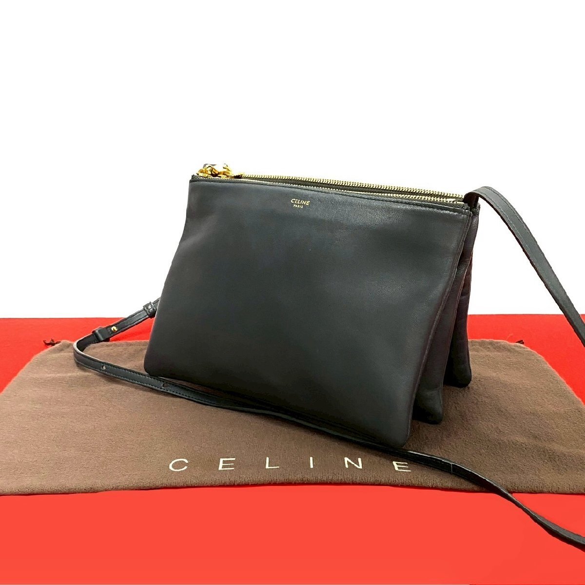 極 美品 袋付き 希少品 CELINE セリーヌ トリオ スモール セリーヌ ロゴ レザー 本革 ミニ ショルダーバッグ サコッシュ グレー 01730拍卖
