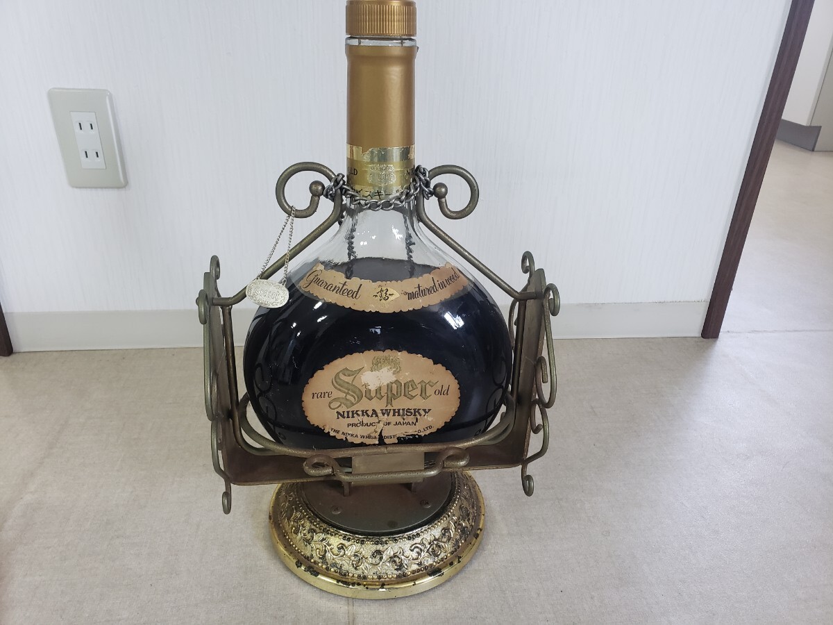 開封済みrare SUPER OLD NIKKA WHISKY 特大ガロンボトル 飾り台座付き 3785ml 43% ニッカ ウイスキー拍卖