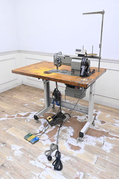 C211M 工場閉鎖による買取品 他にも多数出品 ミツビシ LU2-410 総合送りミシン 工業用ミシン 200V拍卖