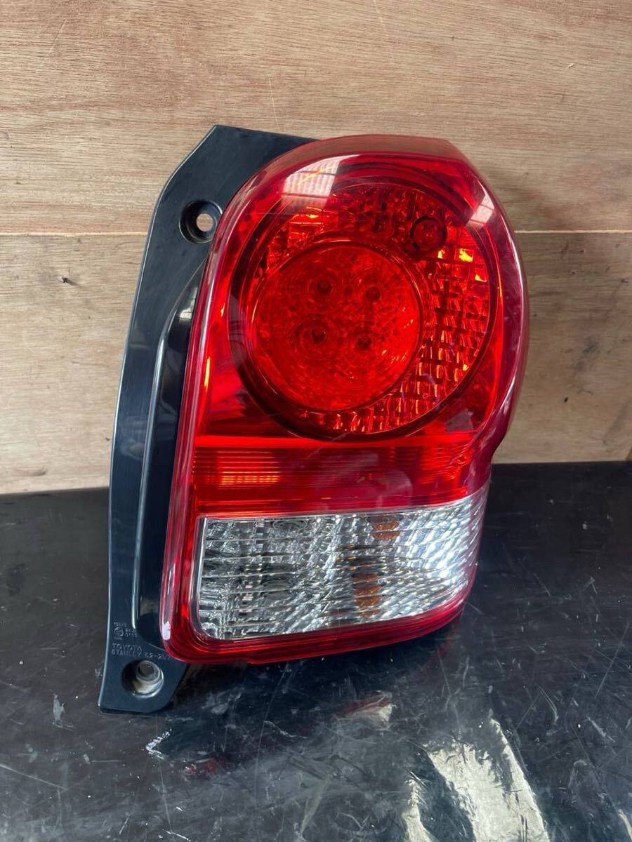 TOYOTA-PORTE-NCP141-右テールランプ-B1682拍卖