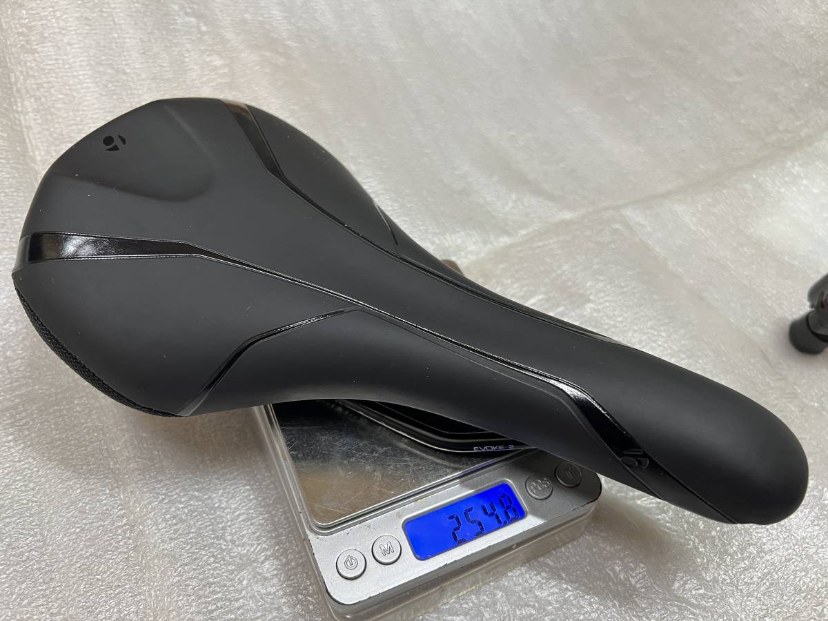 新品 BONTRAGER EVOKE 2 サドル Cr-Moレール拍卖