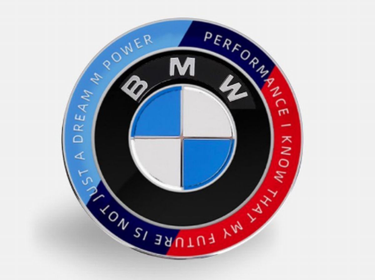 英文字入り 3穴 BMW 50th エンブレム ボンネット 82mm 新型 50周年 M クラシック F07 F10 F11 F12 F13 F06 E81 E87 E85 E86 E63 E64 拍卖