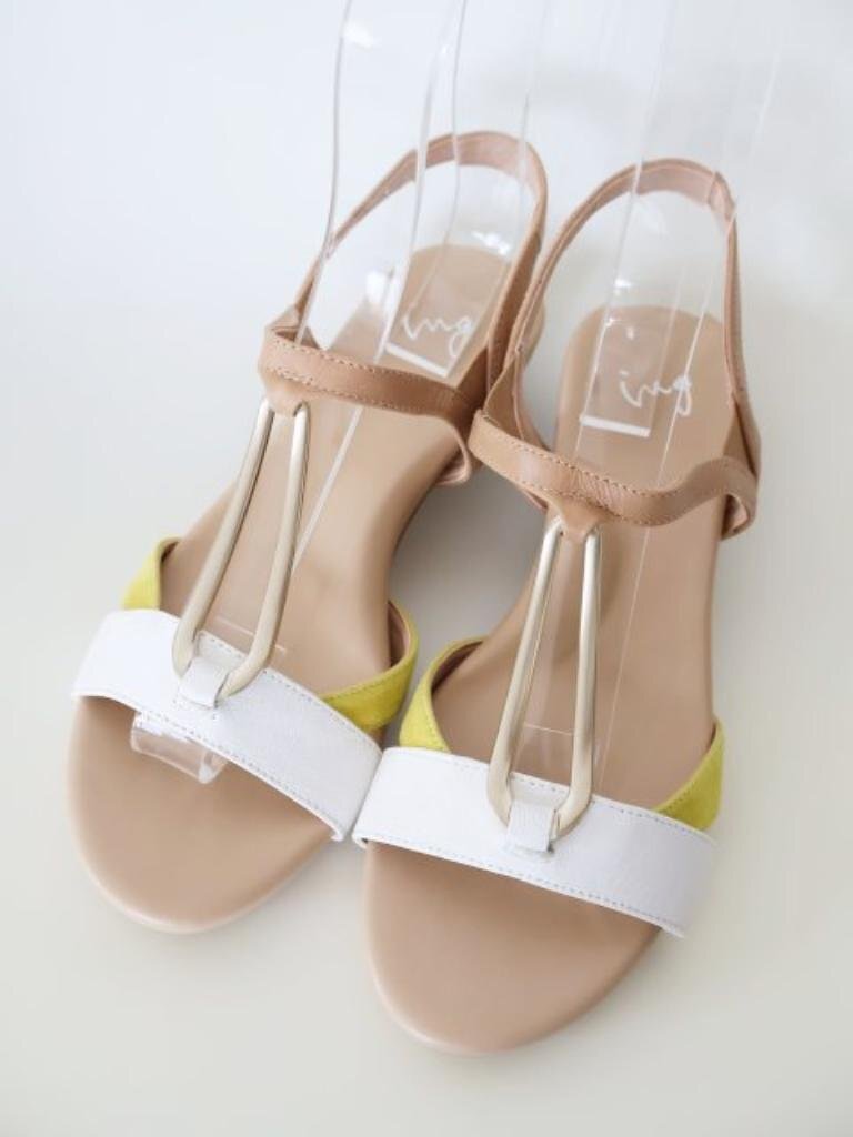 新品未使用品【送料込】ing イング サンダル ミュール 24.5cm ヒール2.5 オフホワイト ベージュ ゴールド 黄緑 おしゃれ 6453224拍卖