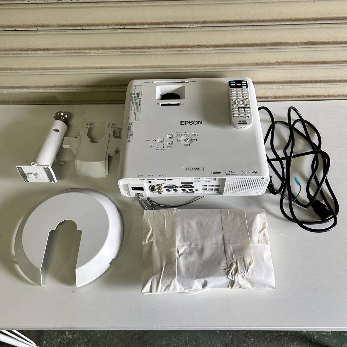 CE54 ★EPSON★ 2020年製 プロジェクター EB-L200W 天吊付属品有 映像機器 2拍卖
