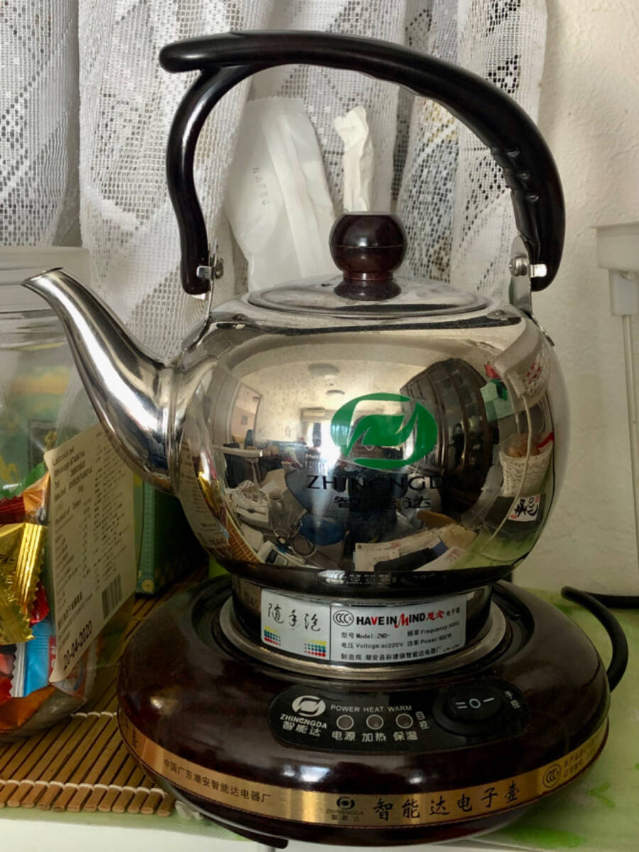 茶沸かし電気ポット(シルバー色)ステンレス 電圧110v 容量0.8L 自動・手導切り替え 沸騰/低水位時自動オフ 安全性優先拍卖