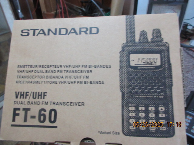 スタンダード 144・430 Mhz帯 FM FT-60 動作正常 充電器つき 拍卖