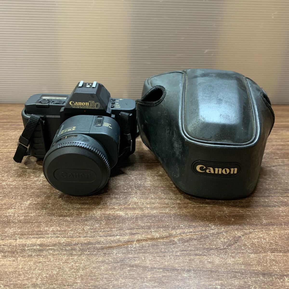 Canon フィルムカメラ T80 ZOOM LENS AC 35-70㎜ 1:3.5-4.5 キャップ・ケース付き キャノン 中古 ジャンク (S10拍卖
