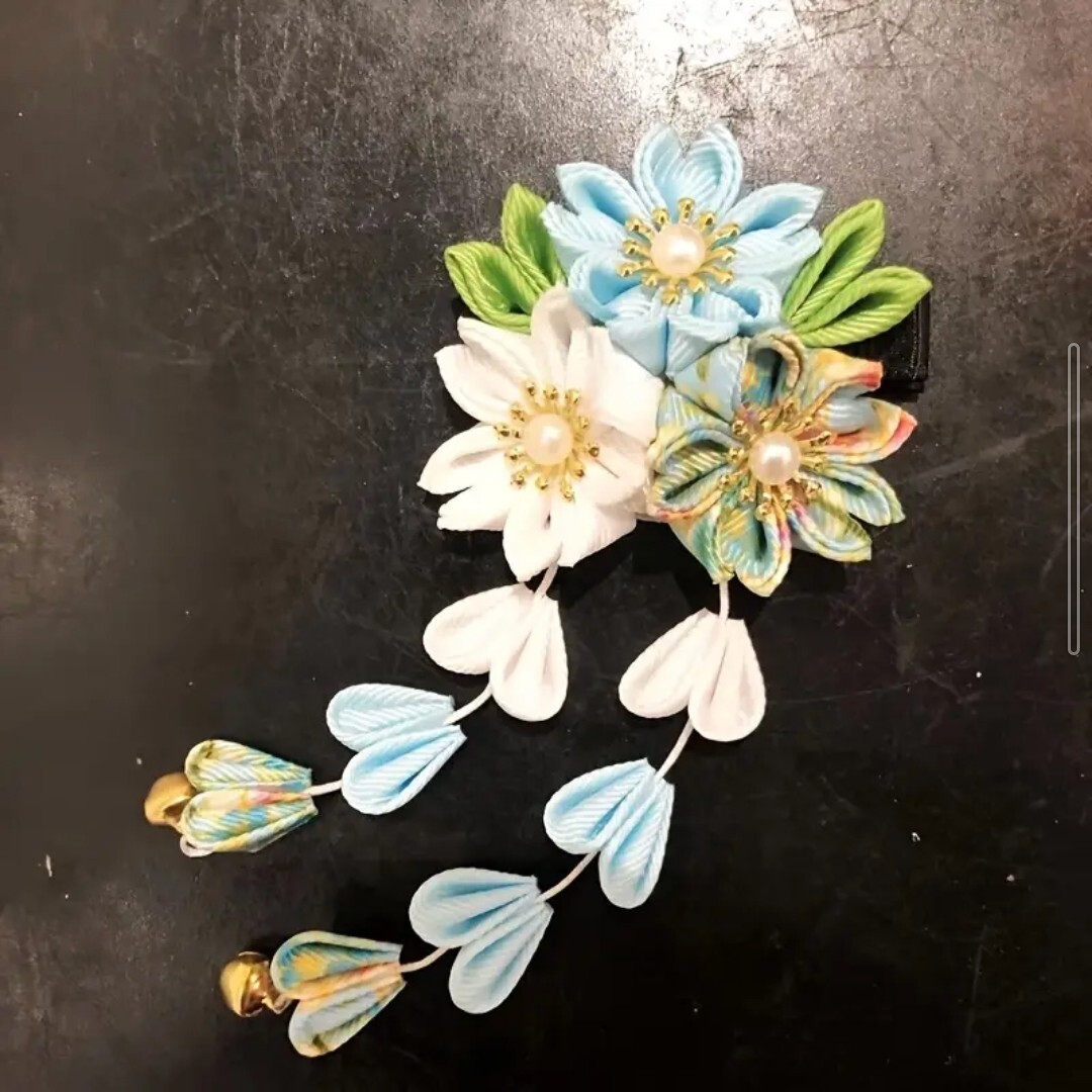 ブルー 水色 つまみ細工 手作り 桜柄生地 フラワーコームヘアピン クリップ 着物 浴衣 和服 和装 髪飾り ヘアアクセサリー拍卖
