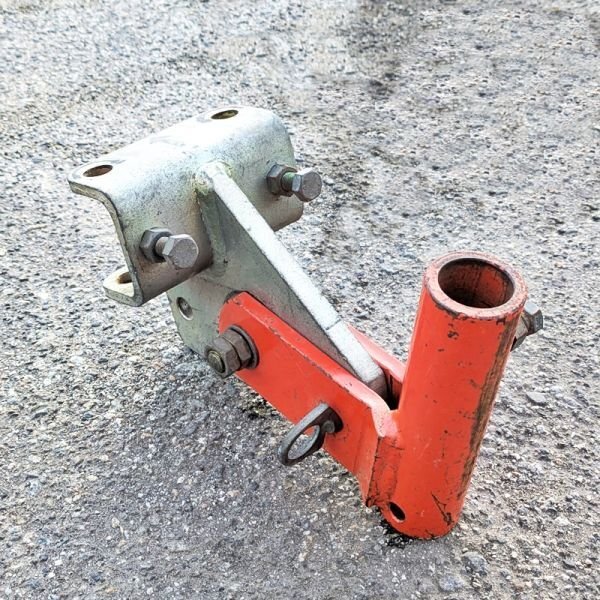 【富山】トラクター用 畦立器取付金具 クボタカラー 反転ヒッチ 培土器 取付 金具 アタッチメント パーツ 部品 丸軸 倉庫内保管 中古拍卖