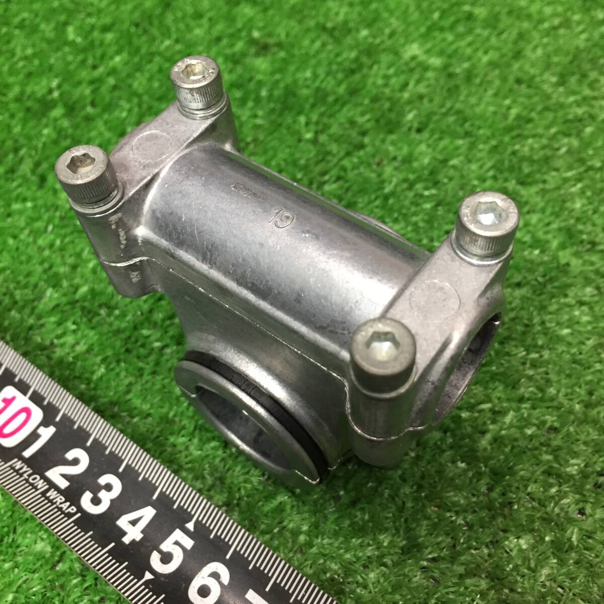 共立 Φ19/25mm 防振ハンドルブラケット SRE2610 パイプクランプ 防振タイプ S2600U SRE260 刈払機 KIORITZ 拍卖