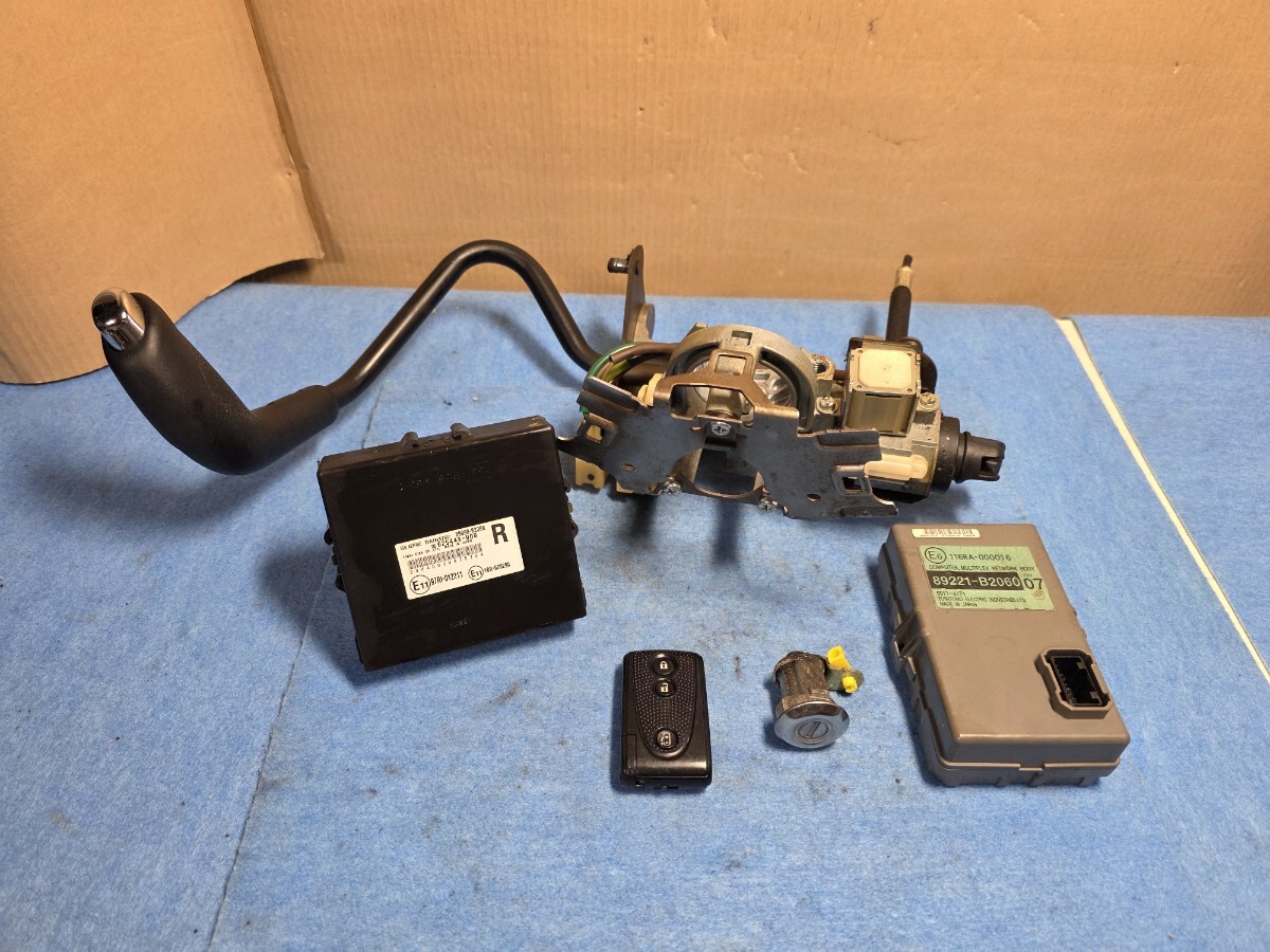 DBA-L375S-GBVF タントカスタム キーシリンダー キーフリー スマートキー コンピューター類 89990-B2360 89221-B2060 拍卖