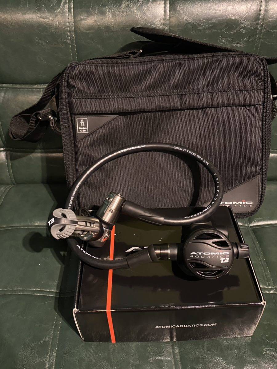 新品 Atomic Aquatics T3ダイビング レギュレータ バック付き拍卖
