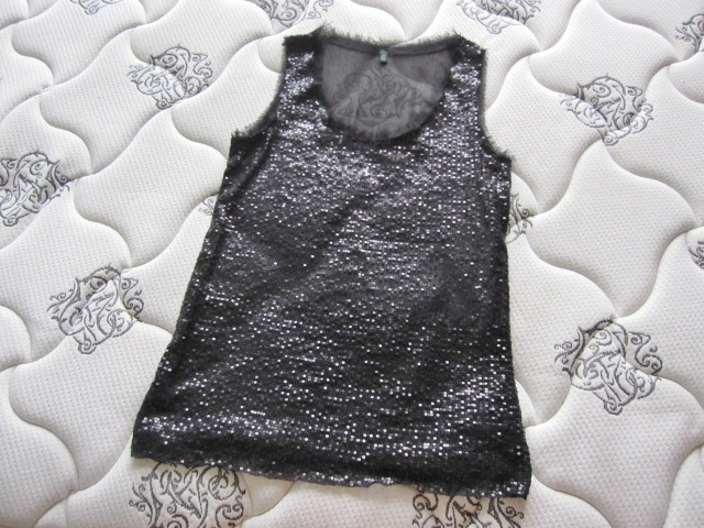 綺麗め BENETTON トップス 美品 ブランド ベネトン インナー Brand タンクトップ ラメ シースルー パーティー お洒落インナー 黒 レア 得拍卖