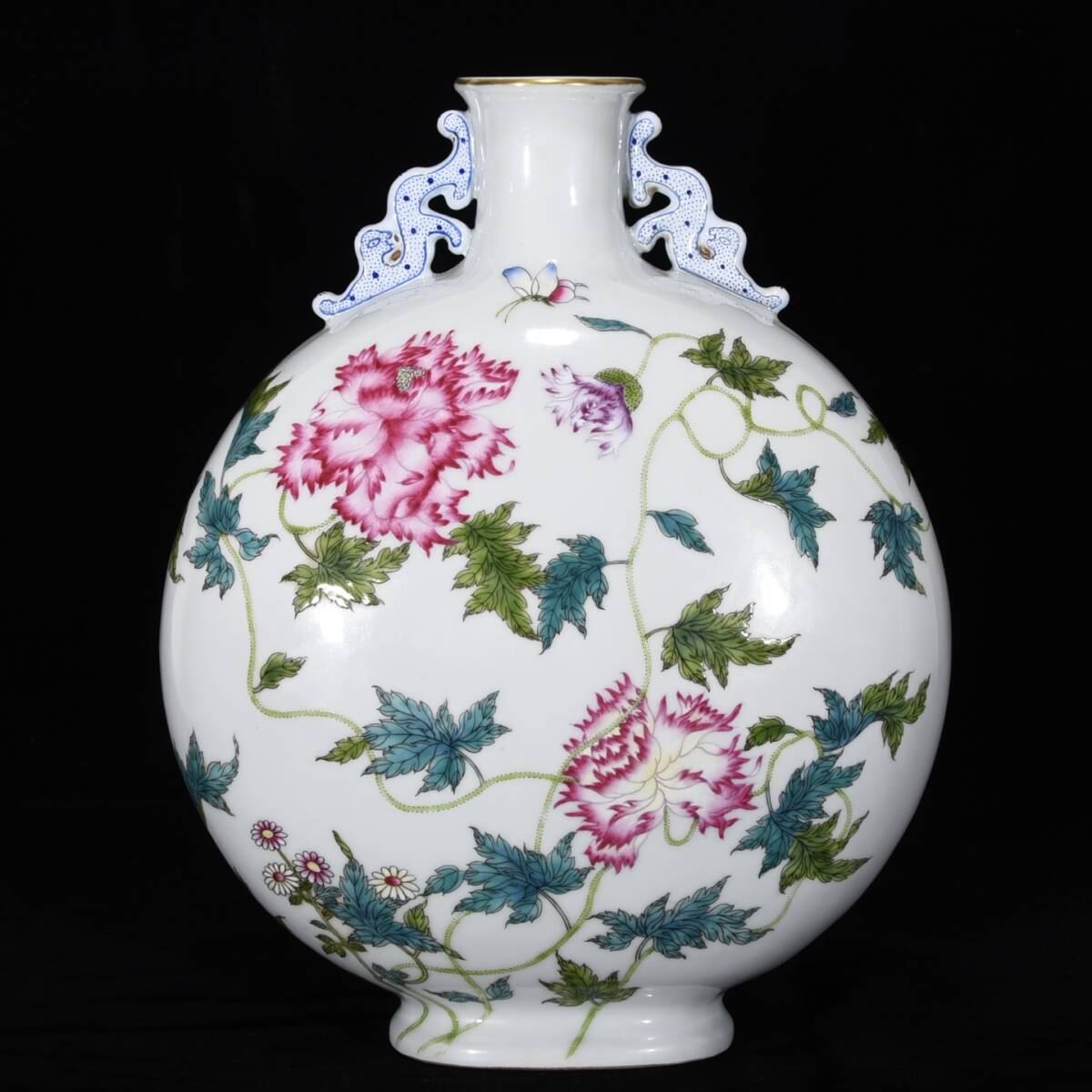 清時代 雍正年製款 古陶磁器 粉彩蝶紋双耳扁瓶 花瓶 賞瓶 文案置物 置物擺件 時代物 古董品 骨董 旧家藏出 唐物 中国古玩 古美術品拍卖