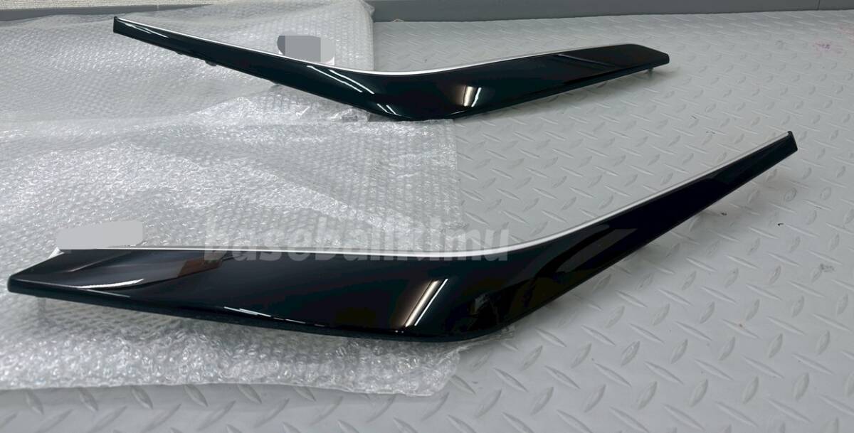 ■新品■トヨタ純正 カローラスポーツ ピアノブラック×サテンシルバー ドアグリップ カバー パネル 左右セット拍卖