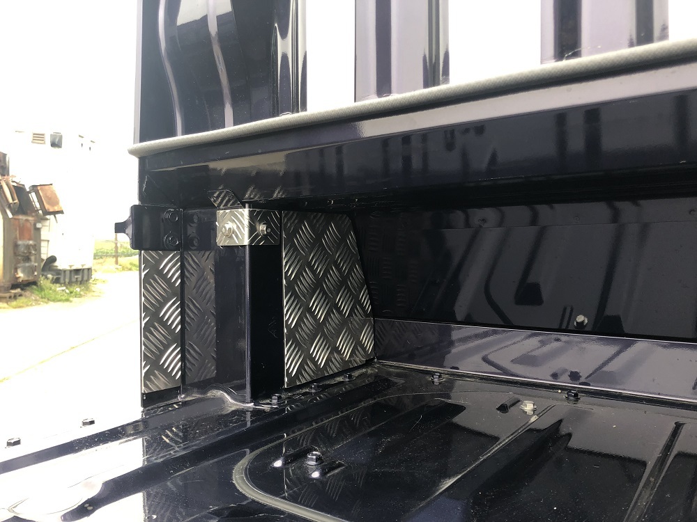 S500/S510 ハイゼットジャンボ キャビンバックパネル カバー下追加パーツ(アルミ縞板)拍卖