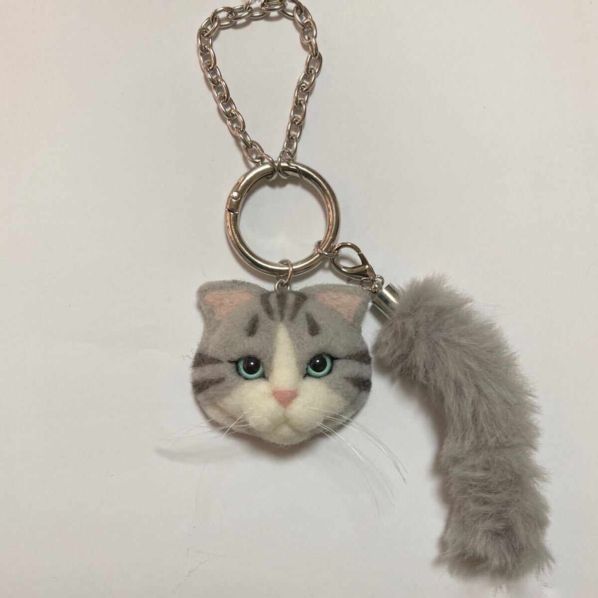 羊毛フェルト 猫バッグチャーム 猫キーホルダー スコティッシュ ファーしっぽチャーム付き拍卖