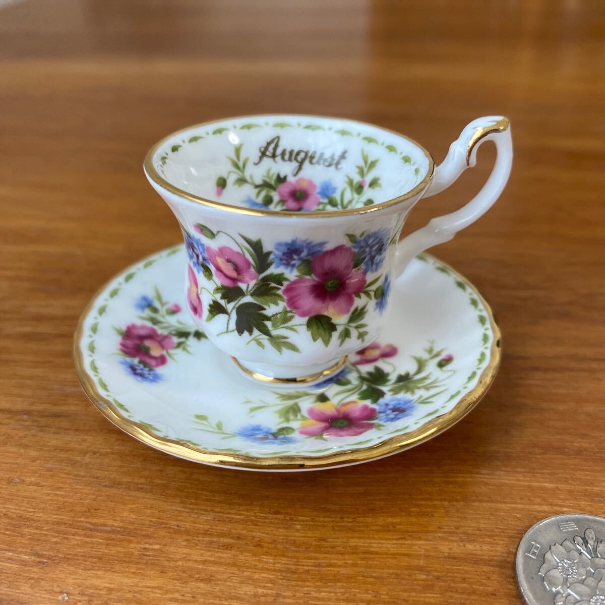 ロイヤルアルバートフラワーオブザマンス ミニチュア カップ ソーサー 8月 ポピー イギリス 英国  ROYAL ALBERT拍卖