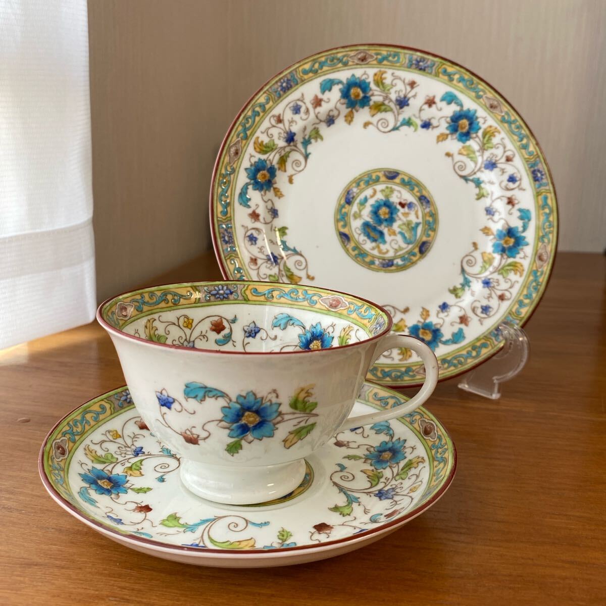 手描き ロイヤルチェルシー テニスン 青い花柄のティーカップとソーサーセット拍卖