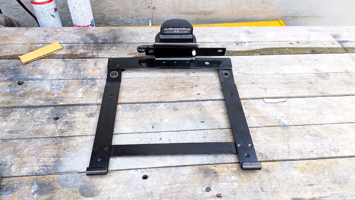 いすず 純正 ナンバー灯 トラック LED 24V ブラケット拍卖