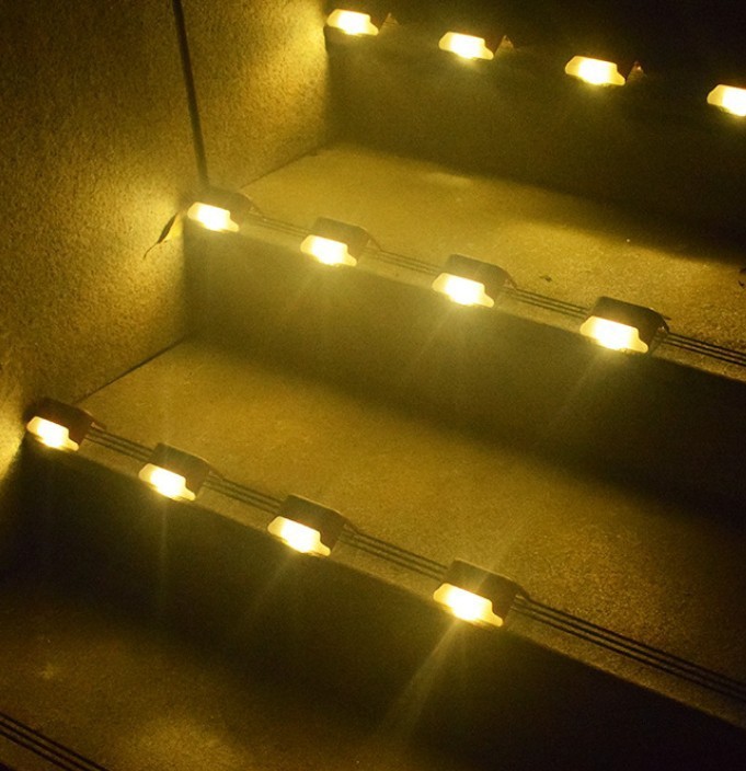 ソーラーライト LED 2個セット 屋外 電球色 防水 充電 階段 ベランダ 庭拍卖