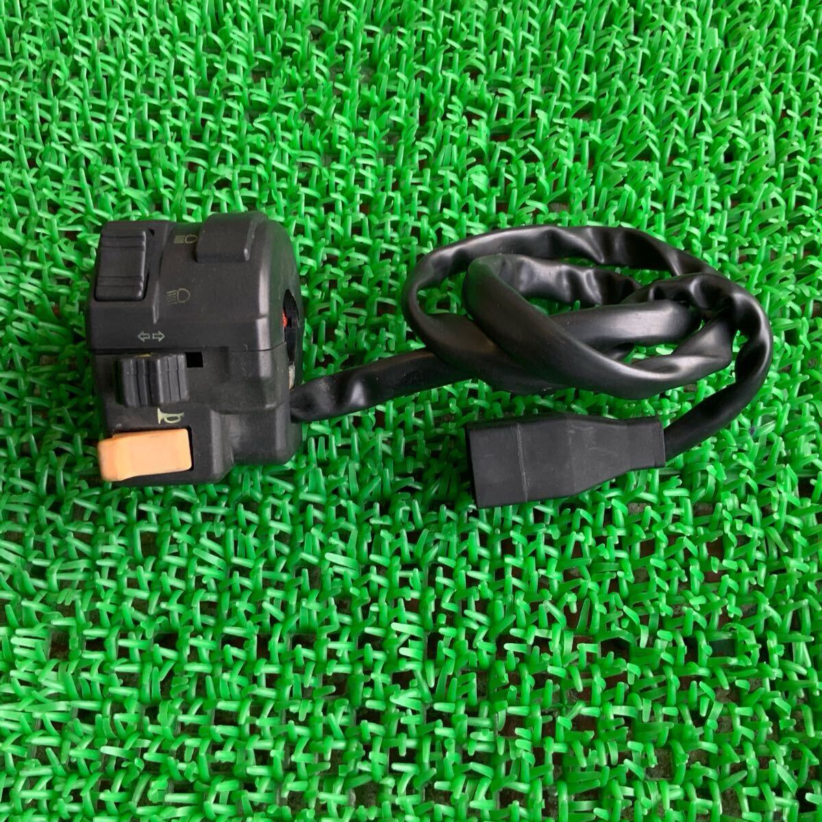 8-58 ハンドルスイッチ 中古 部品 バイク拍卖