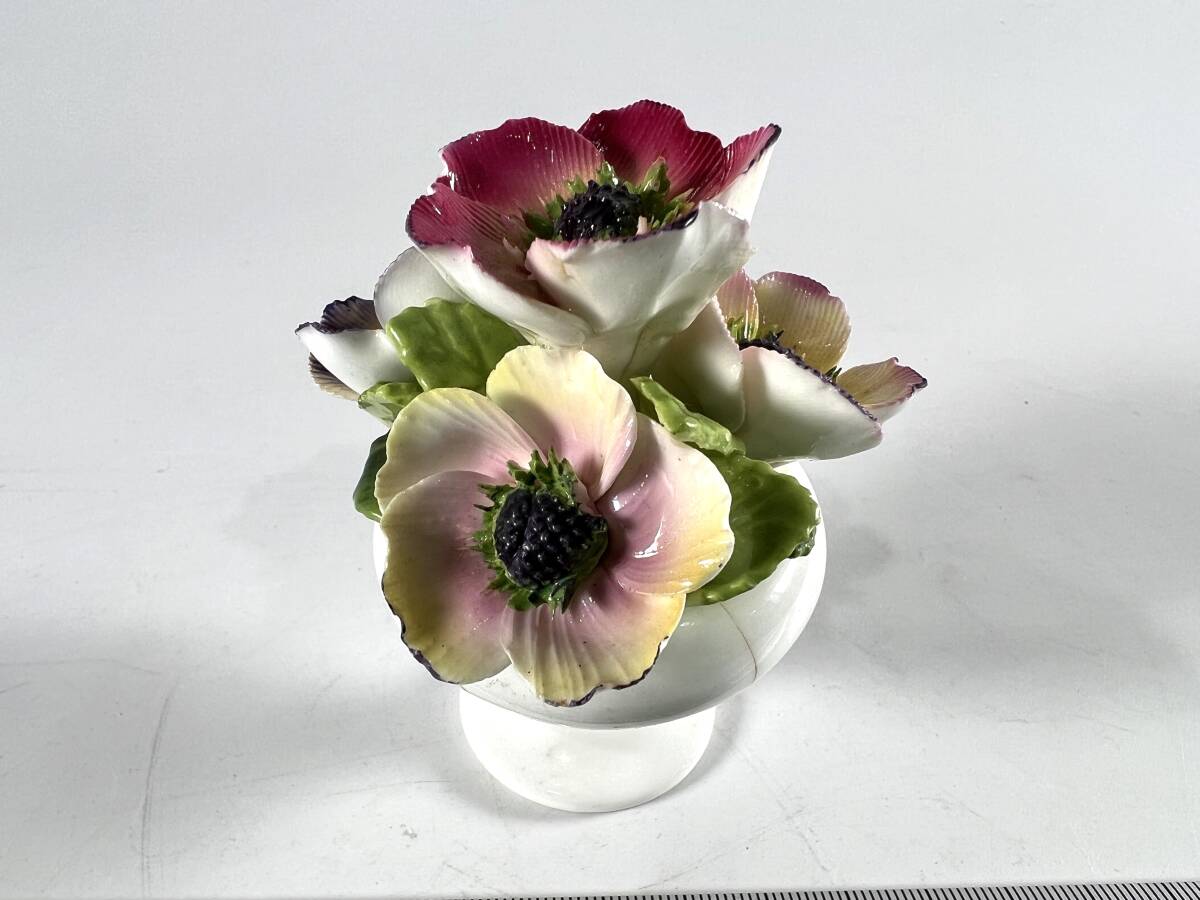 送料無料・ 英国製ボ-ンチャイナ~カポディモンテスタイルの陶器花 陶花拍卖