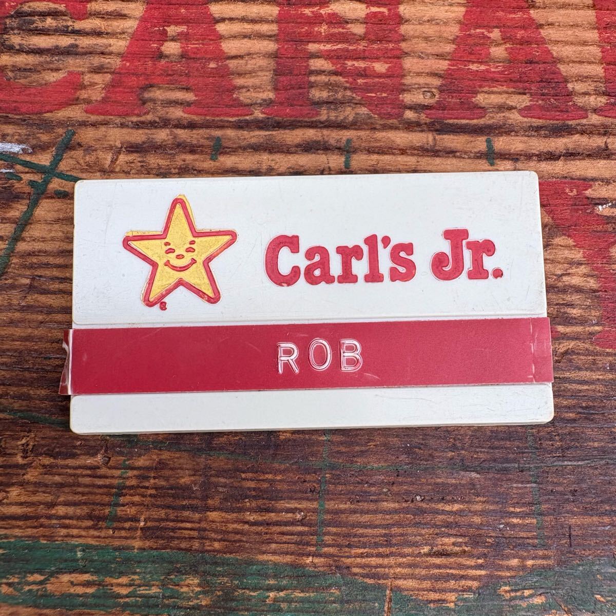 【USA vintage】Carl’s Jr name tag カールスジュニア ネームタグ 名札 アメリカ ビンテージ拍卖