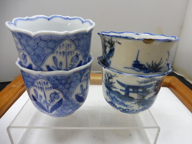 時代物 向付 2種―4客 他、おまけつき ①染付―2客ー② 染付―印判2客-1客―金つぎ. 6角碗おまけ付き拍卖