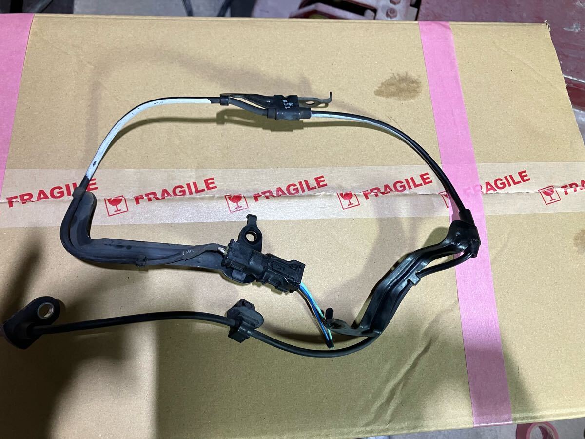 ダイハツ タント LA650 LA660 タントカスタム 左フロント ABSセンサー 89543-B2110 スバル シフォン 拍卖