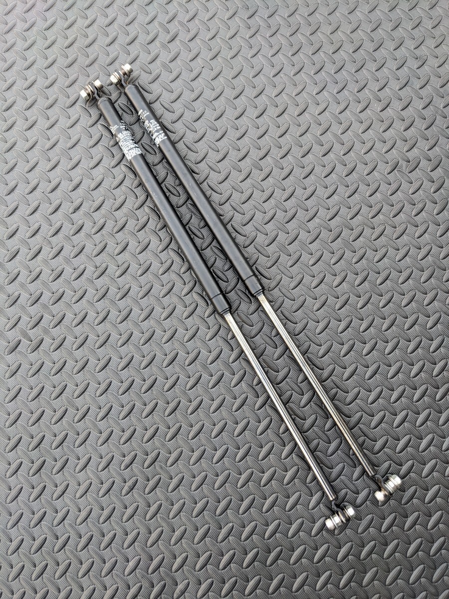 リアゲート用ショック Y3009 MADE IN JAPAN拍卖