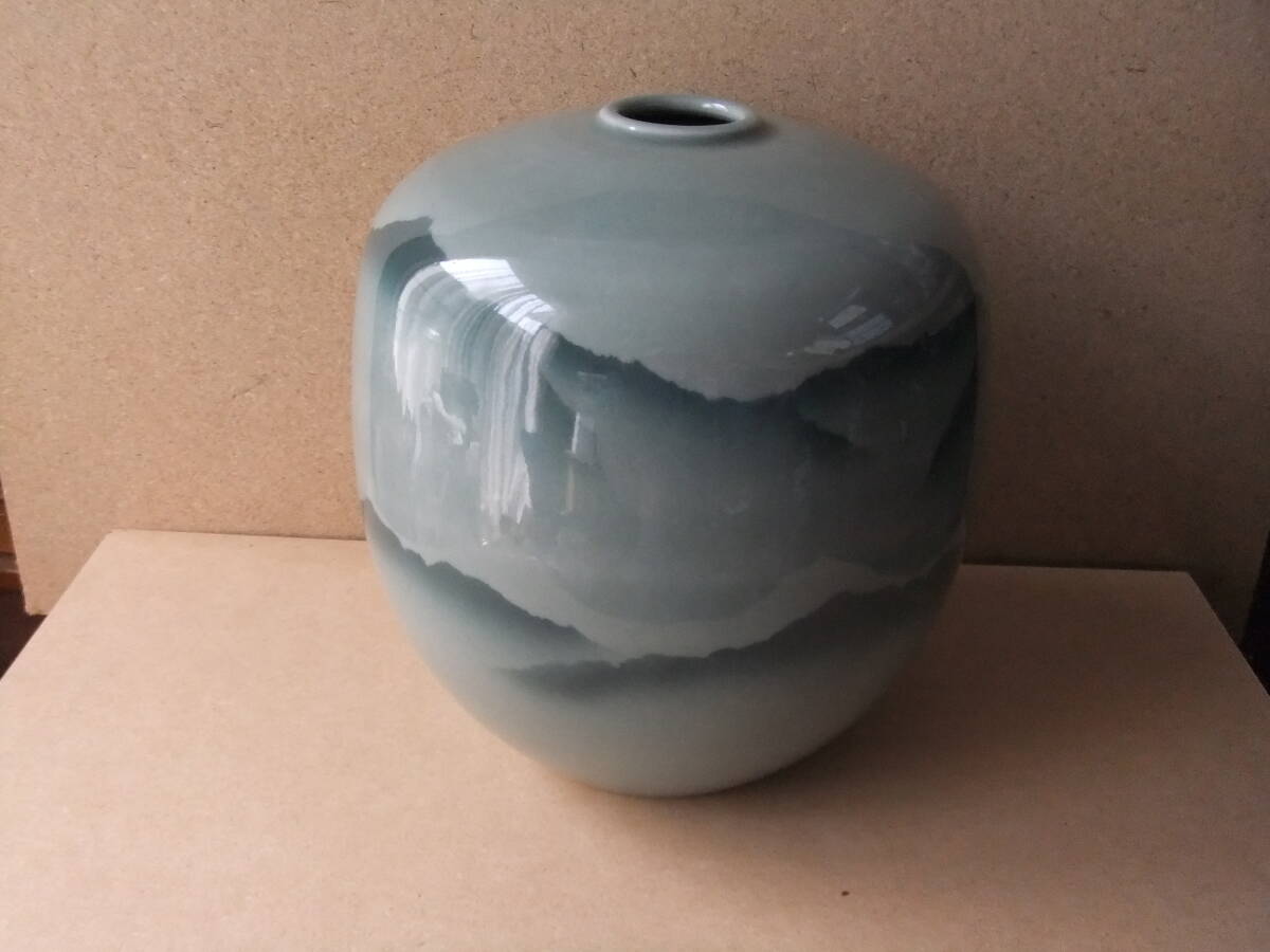 フラワーアレンジメント 九谷焼 山上義正作 伝統工芸名工 Kutani ware pot Old items 古いものです。花瓶 壺 拍卖