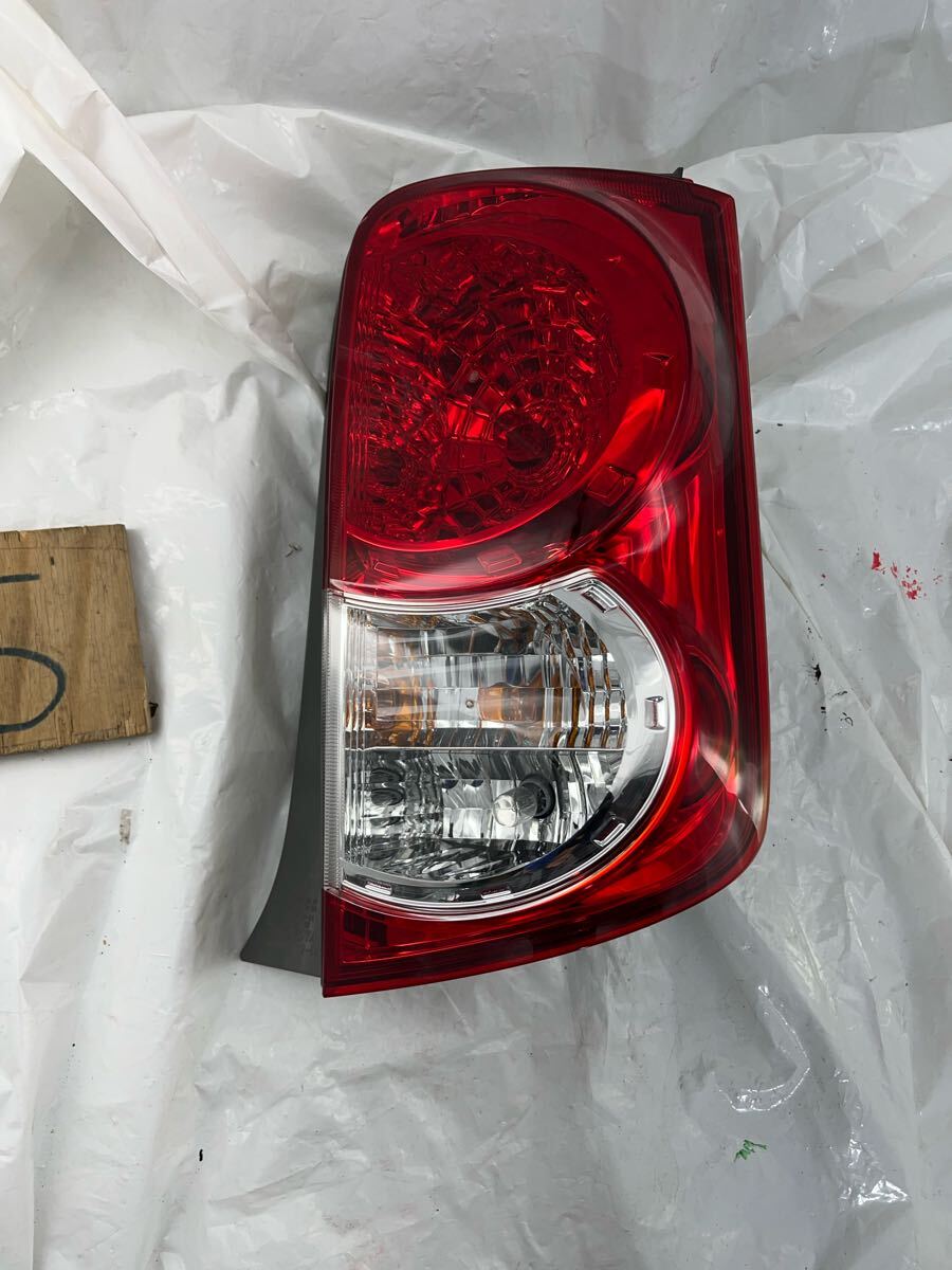 i5.11 綺麗 カローラルミオン ZRE152/ZRE154 純正 右テール STANLEY 12-541 右側運転席側 テールライト テールランプ拍卖