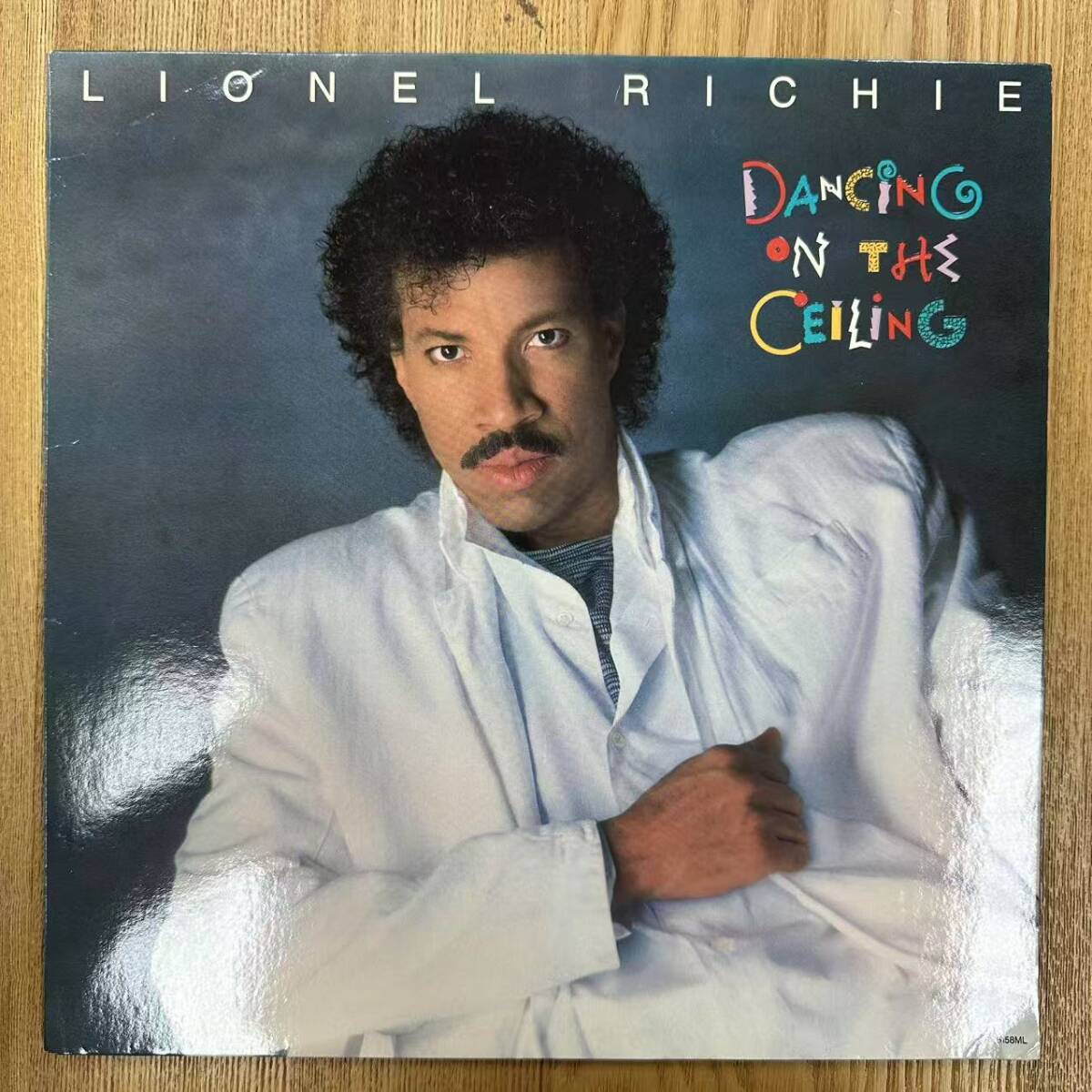 ★・ Funk LP / Lionel Richie(ライオネル・リッチー) - Dancing On The Ceiling / Motown - 6158 ML / ZD051388拍卖
