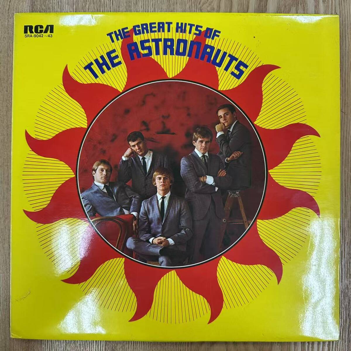 ★・ Rock 2枚 LP / 豪華盤 アストロノウソ大全集 The Astronauts - The Great Hits Of The Astronauts / Victor - SRA-9042~43 / ZD051626拍卖